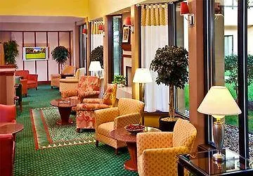 Courtyard Virginia Beach Norfolk 3*,